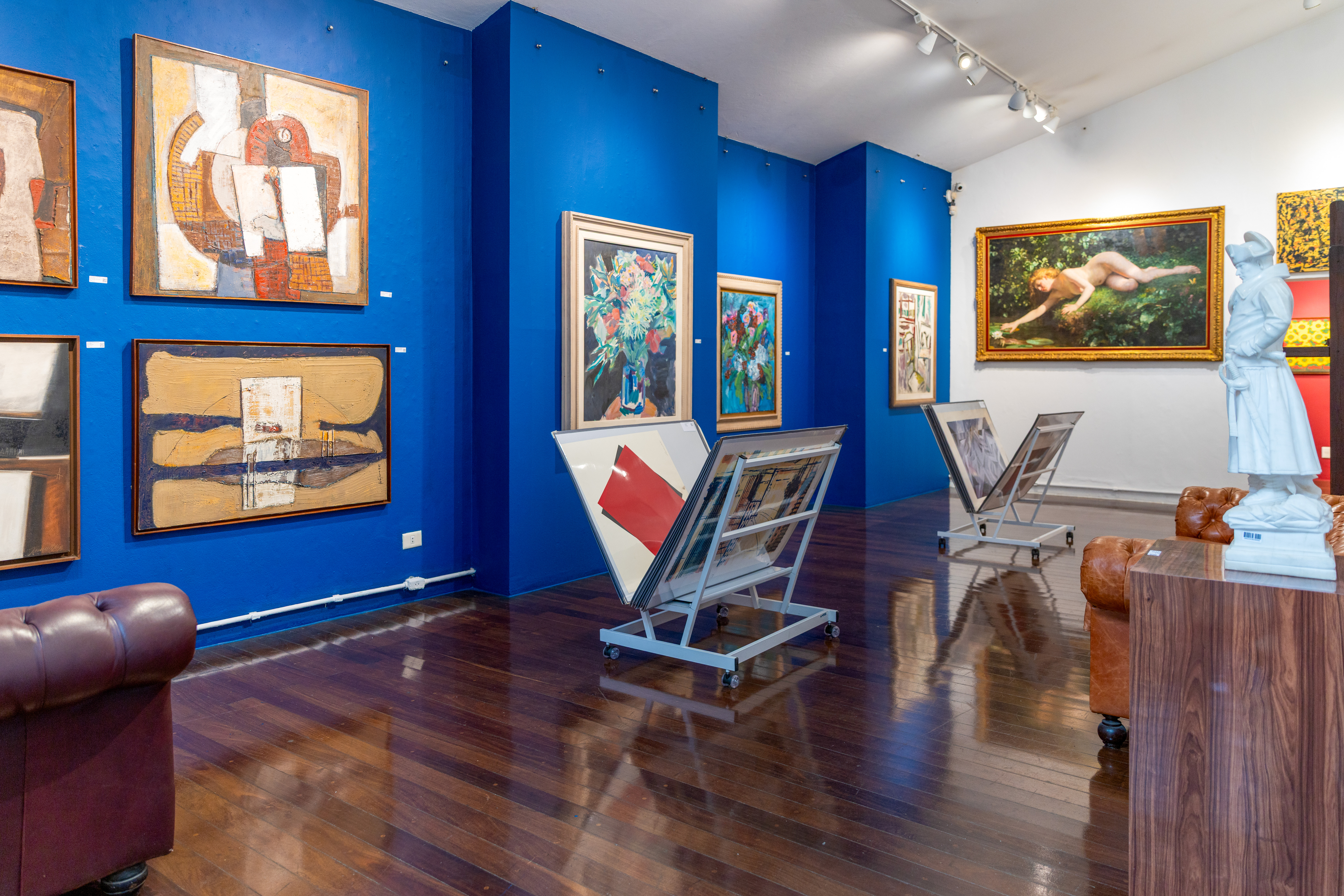 Art Auction Exhibition