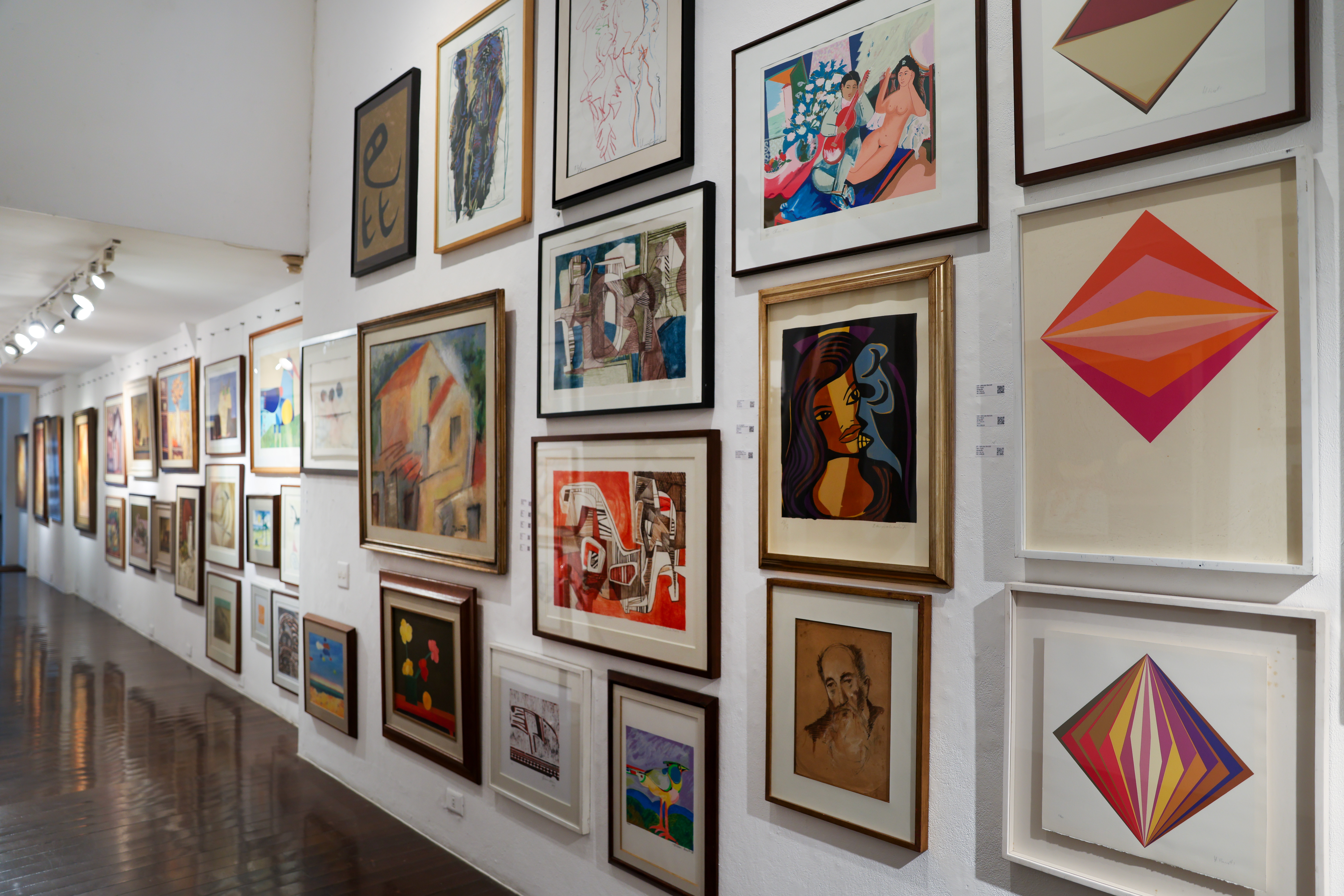 Art Auction Exhibition