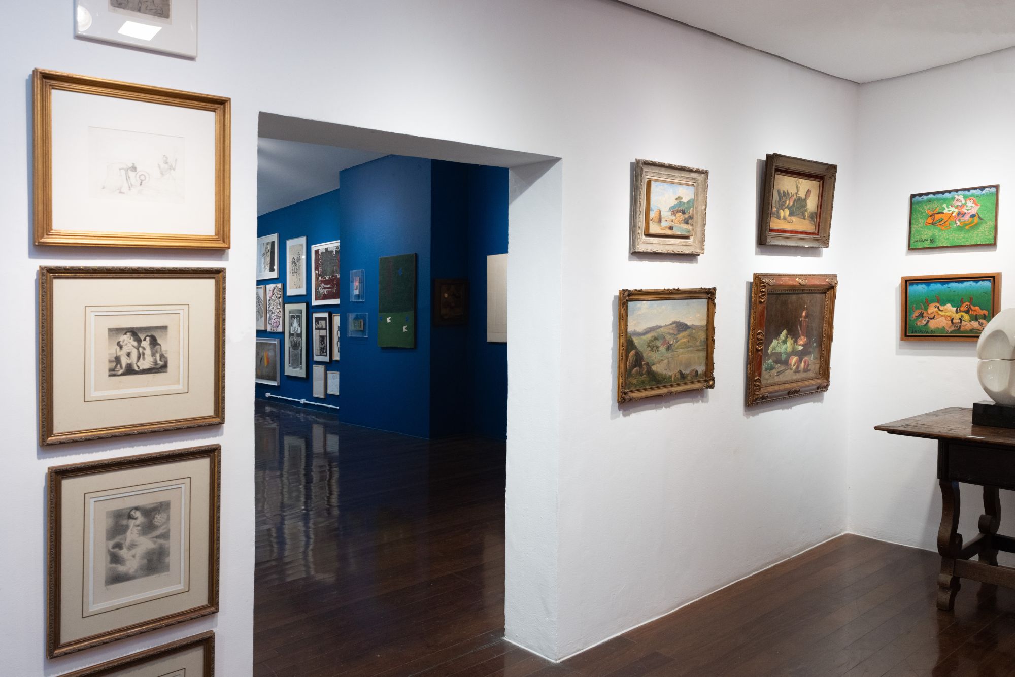Art Auction Exhibition