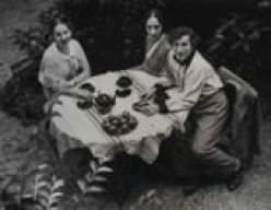 Andre Kertesz - Chagall And His Family