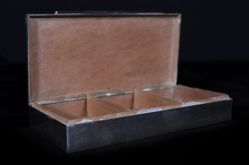Autor Não Identificado - Caixa para Cigarros