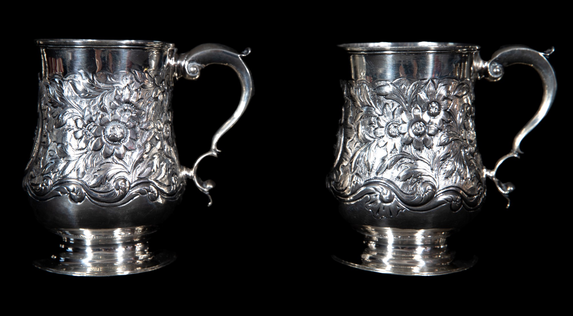 Invulgar par de "Mugs" em prata inglesa -