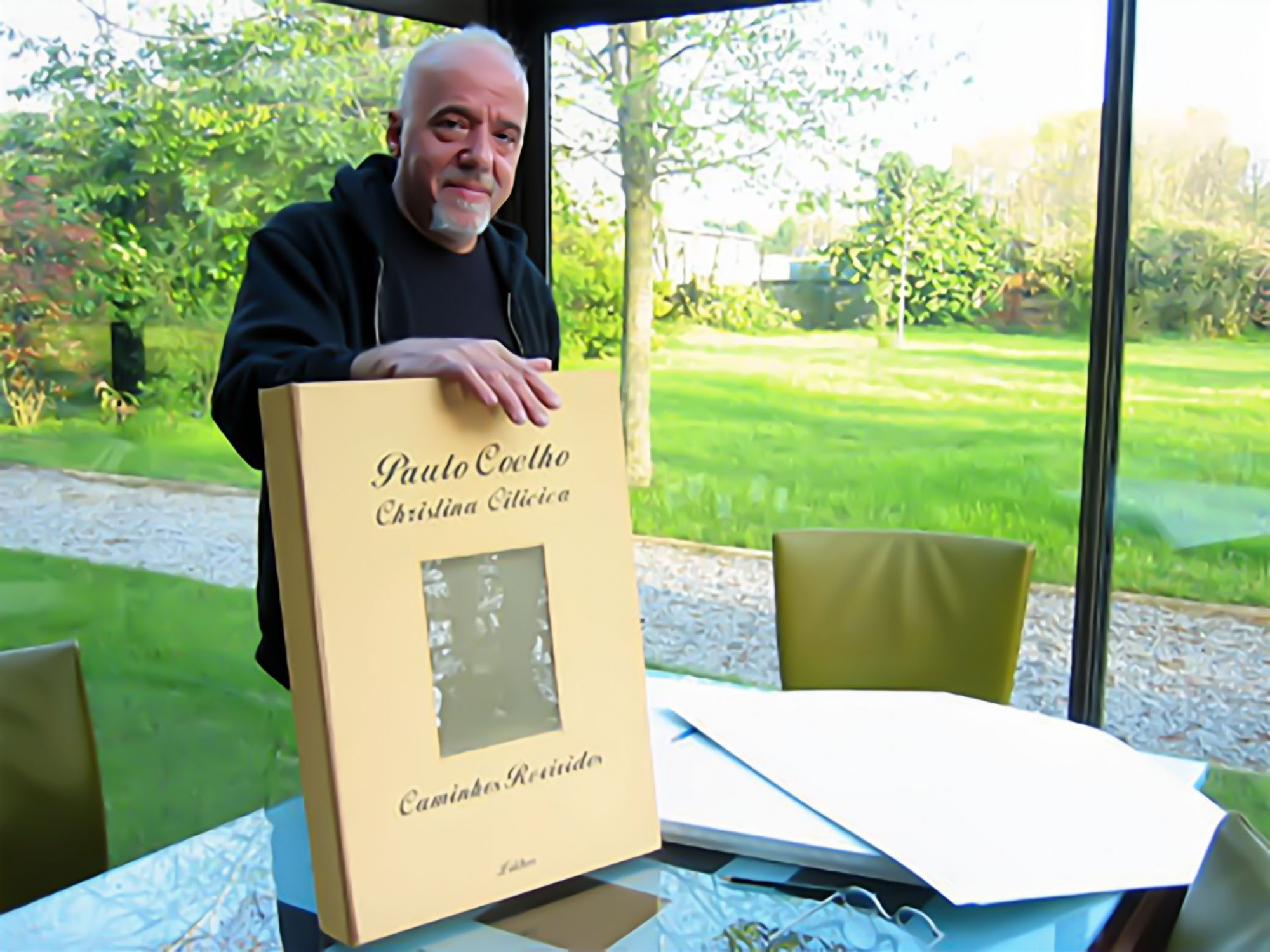 Christina Oiticica - Livro Caminhos Revividos | Paulo Coelho e Christina Oiticica