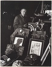 Gisele Freund - D&lsquo;andré Breton au Marché aux Puces
