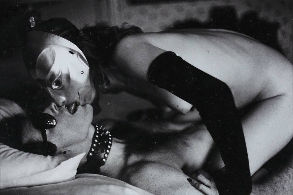 Helmut Newton - Kiss