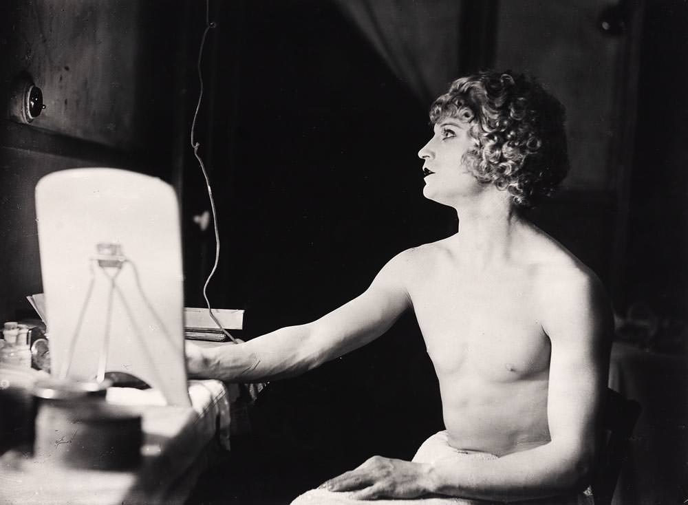 Man Ray - Le Travesti Barbette