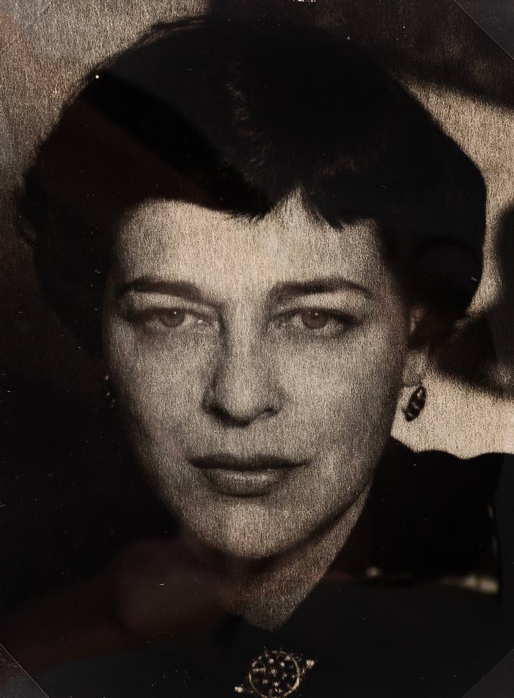 Man Ray - Portrait De Femme Avec Boucles D´Oreille