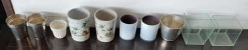 Sem Autoria - Dez cache-pots: um par metal moldado prateado, um par de cerâmica, um par de vidro opalinizado, um de metal moldado, um de porcelana e dois de vidro