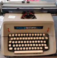 Sem Autoria - Máquina de escrever de uso pessoal de Edemar Cid Ferreira, marca Remington Sperry 100