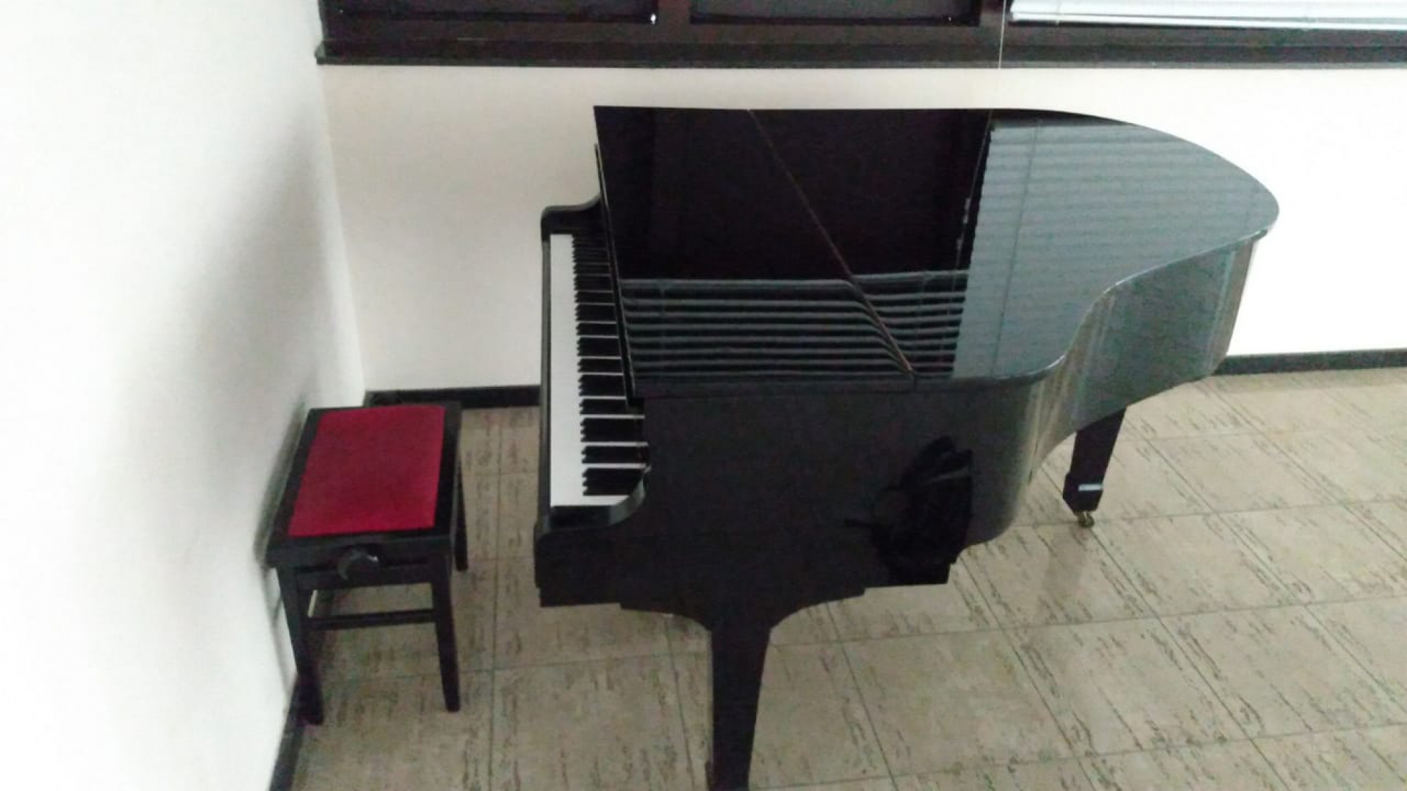 Yamaha - Piano 1/4 de cauda